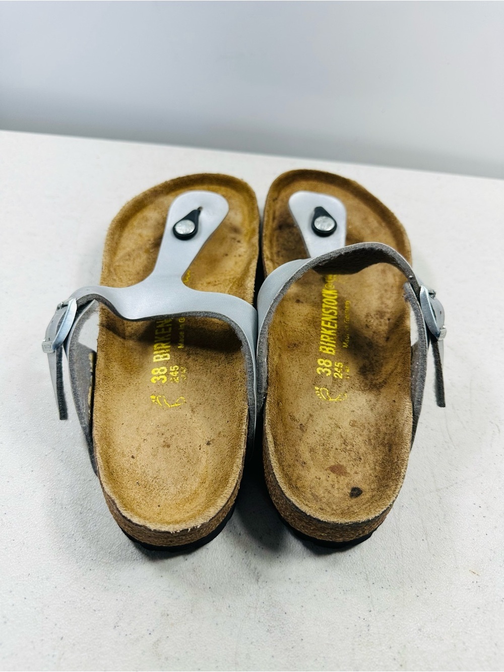 Birkenstock Women's 37/US 7Gizeh Flip-Flops Thong Sandals Silver Leather Nice! - Picture 4 of 6